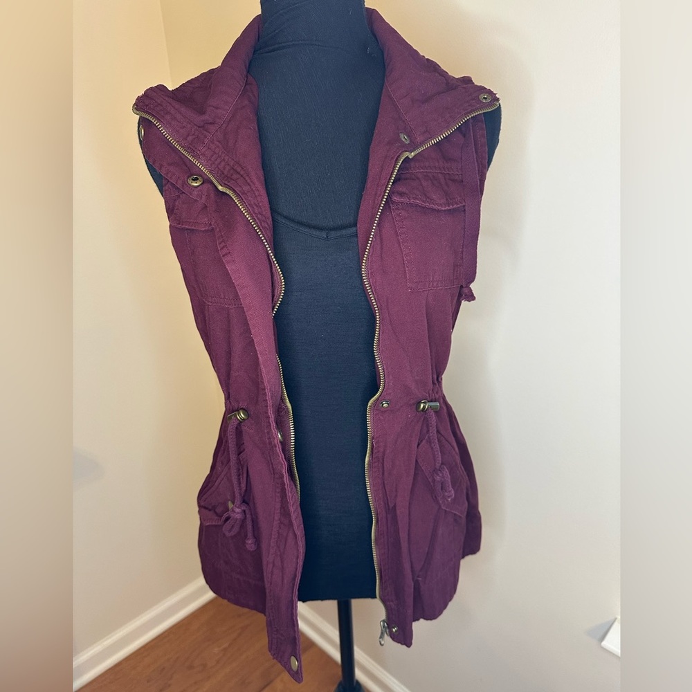American Rag Cie Utility Vest Burgundy Sz Med #449